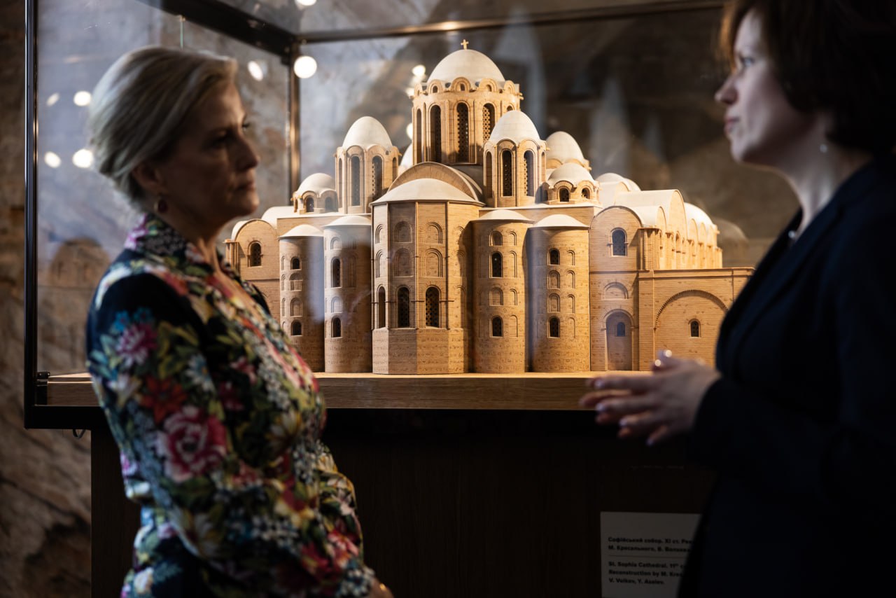 В каком наряде Елена Зеленская встретила герцогиню Эдинбургскую в Киеве (фото)